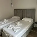 דירה Ar Center