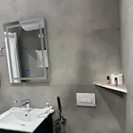 Ar Center * טיראנה
