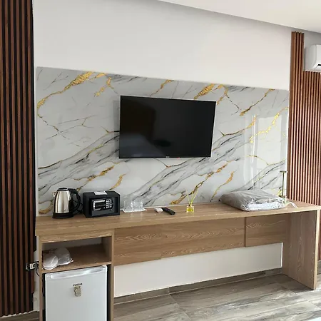 Ar Downtown Apartamento Tirana